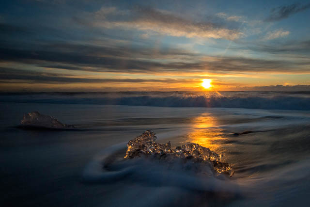 sunset acros beach in jokulsarlon iceland